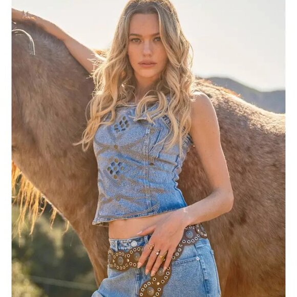 Western Buckle Strap Embroidered Denim Top - Picture 3 of 4